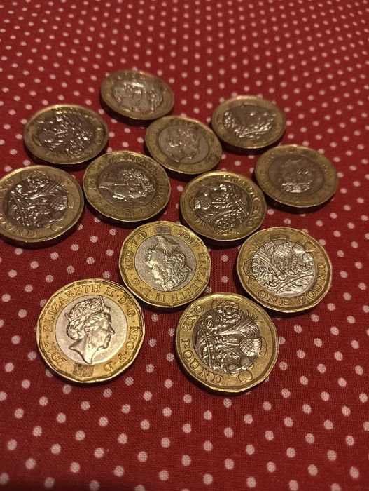 12 moedas Inglesas de 1£ (Libra)