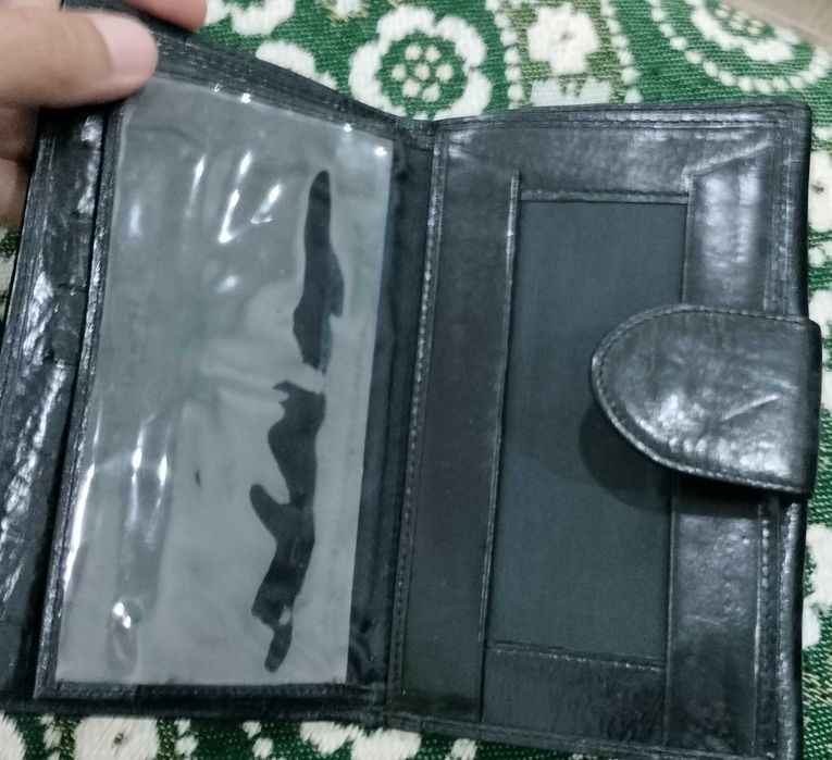 Carteira em pele