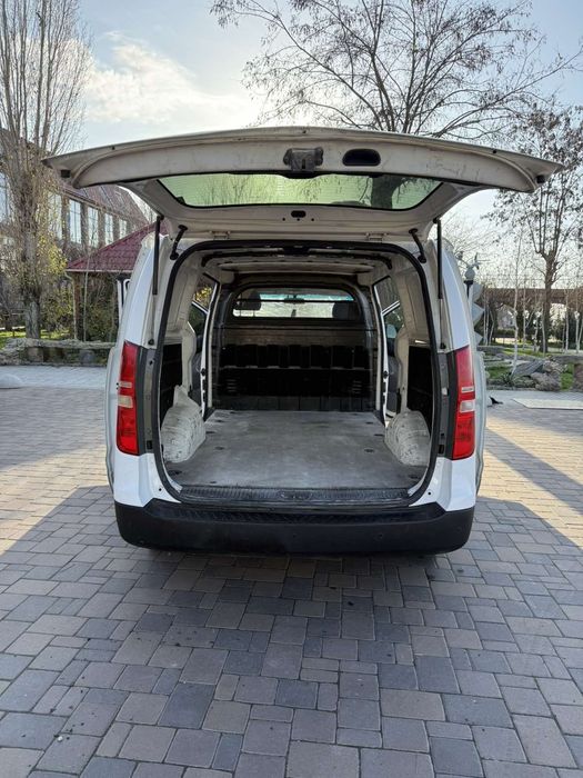 Hyundai H-1, 2012 р, 2,5 л дизель турбіна, Вантажний бус з пневмою!!!