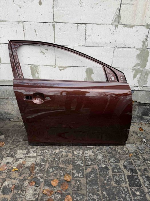 Двері передня права Volvo V40 Вольво V40 від2012-рр