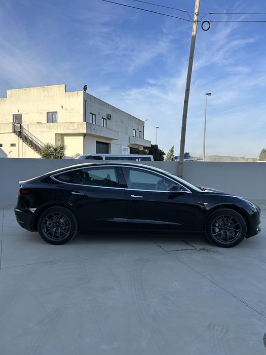 Tesla model 3 SR