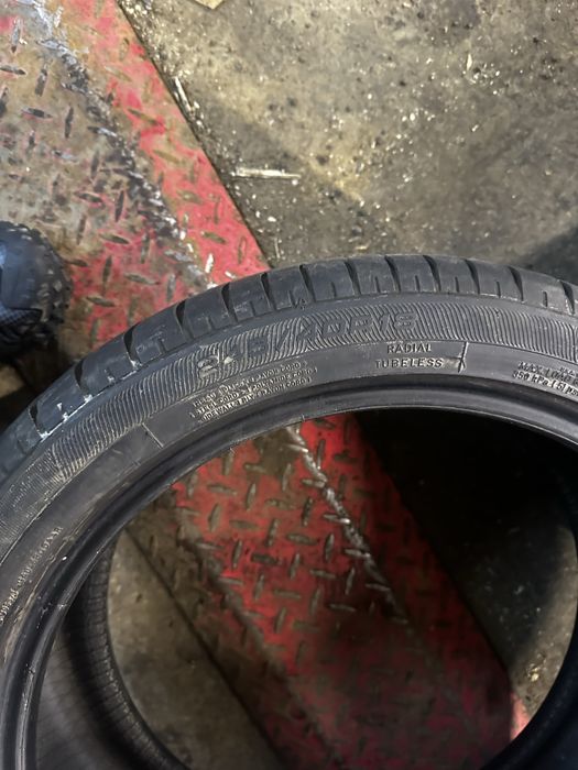 Продам літню гуму 245/40 r18