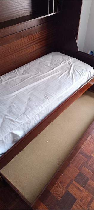 Cama com armário embutido