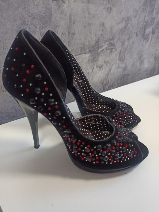 Туфлі 38 розмір.