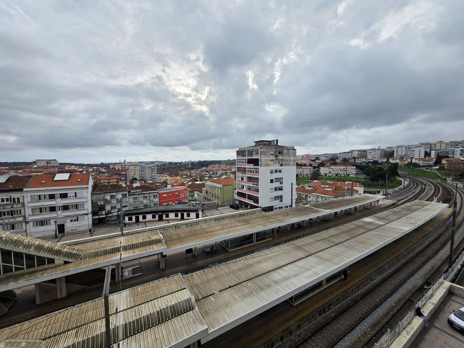 T2 Arrendamento-Queluz (estação) Ler anúncio até o Fim!