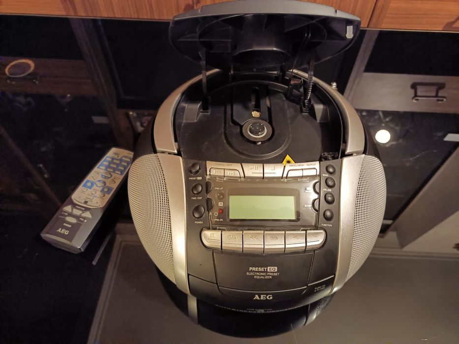 Rádio CD USB Portátil - AEG