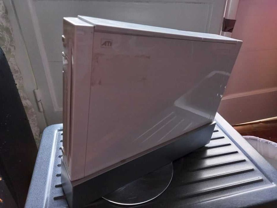 Nintendo Wii White Console with Controllers and Cables64729629118466120