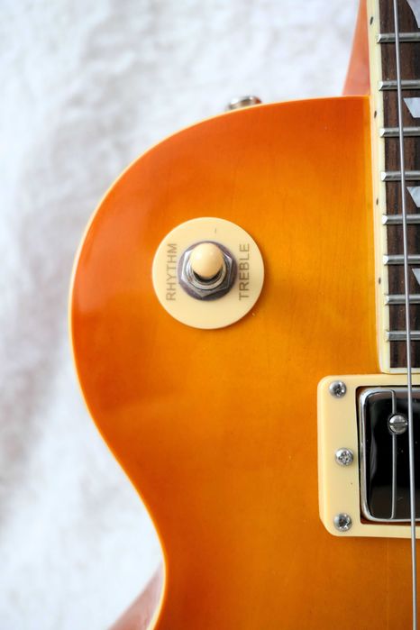 gitara elektryczna Arrow LP 22 Amber Rosewood/Cream z dodatkami