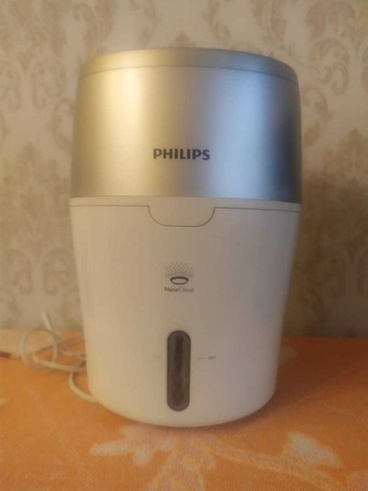 Продам зволожувач повітря Philips HU4813.