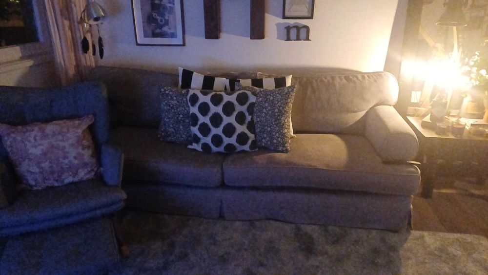 Sofá 4 lugares ,Bom estado