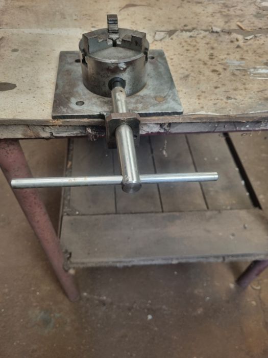 Bucha de três grampos de base