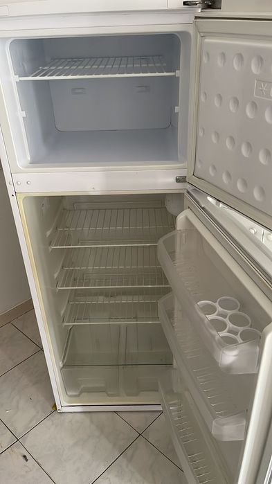 Recheio para casa, sofá,mesa ,frigorífico
