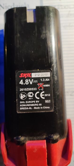 Ładowarka Skil  plus dwa akumulatory