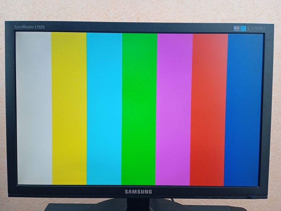 Монітор Samsung E1920NW