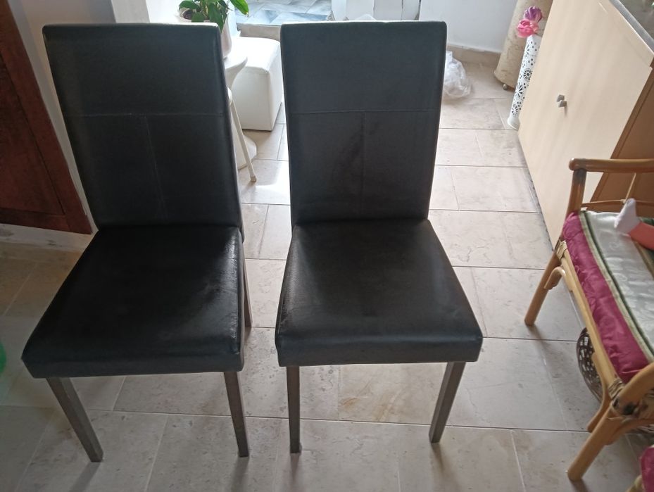 4 cadeiras pretas - 60€