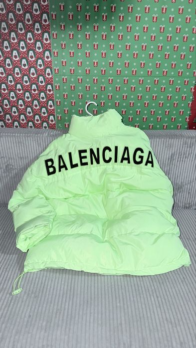 Крутий пуховик Balenciaga
