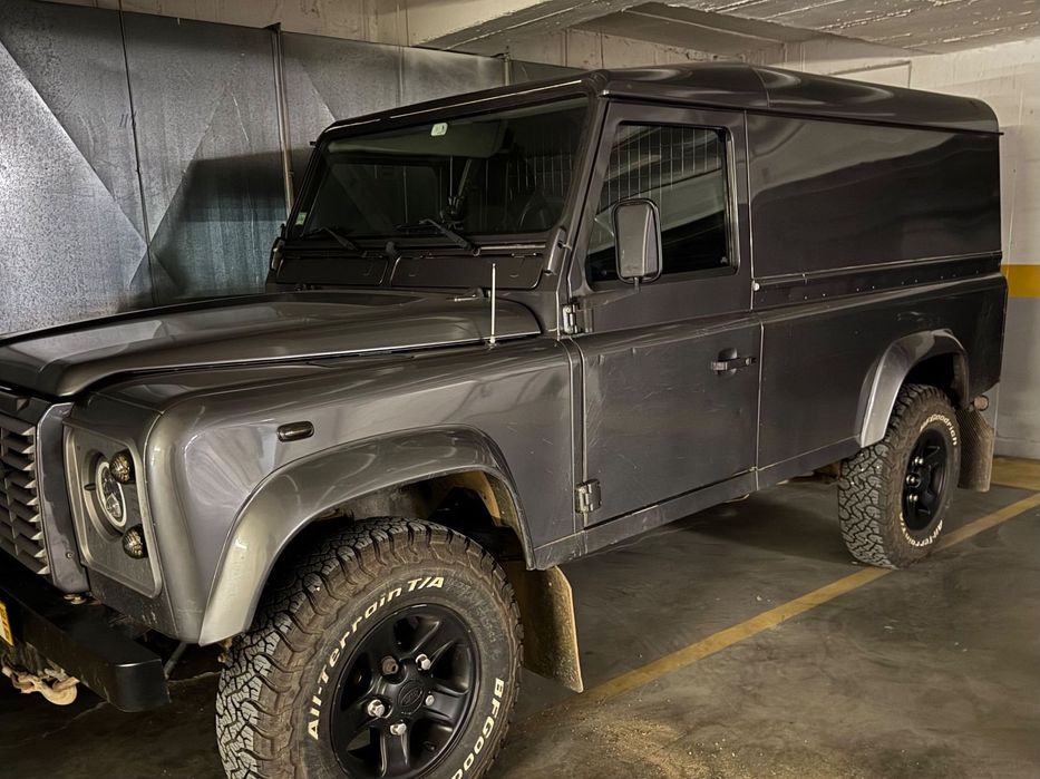 Land Rover Defender 110
