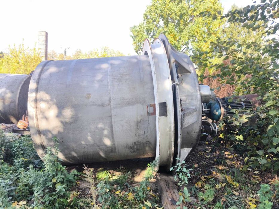 Zbiornik nierdzewny, ogrzewany ok 6m3 z mieszadłem i wagą!