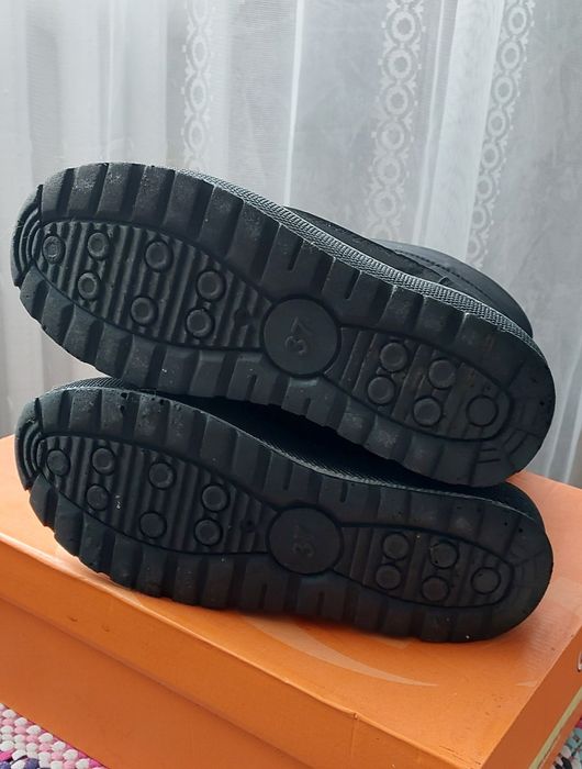 Продам зимние сапоги 37р.