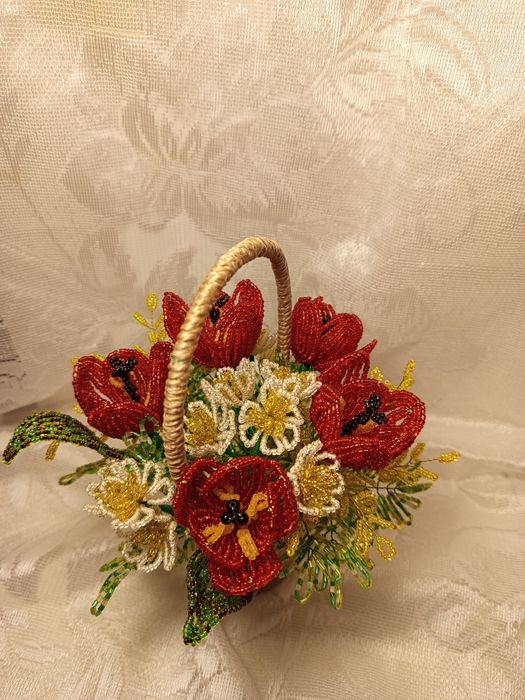 Квіти з бісеру на подарунок