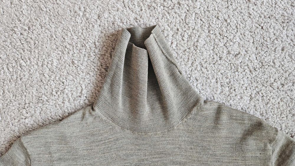 Golf H&M Premium beżowo-szary melanż, 100% wełna merino, roz. M