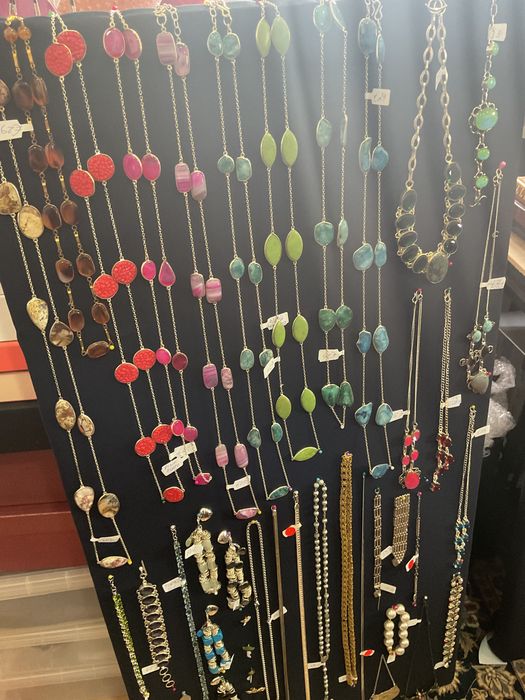 Brincos anéis colares fios vintage