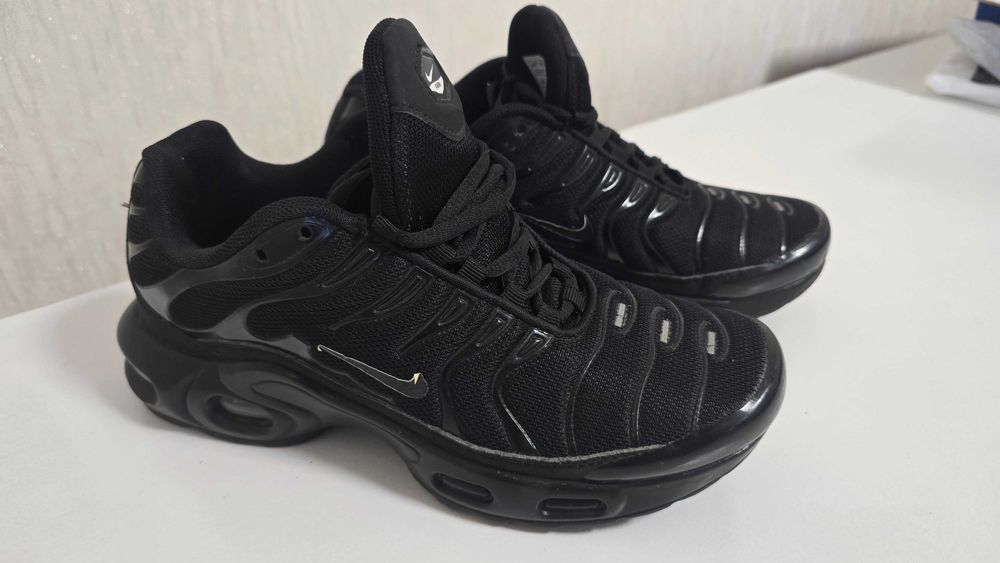 Кросівки  nike оригінал 39 розмір