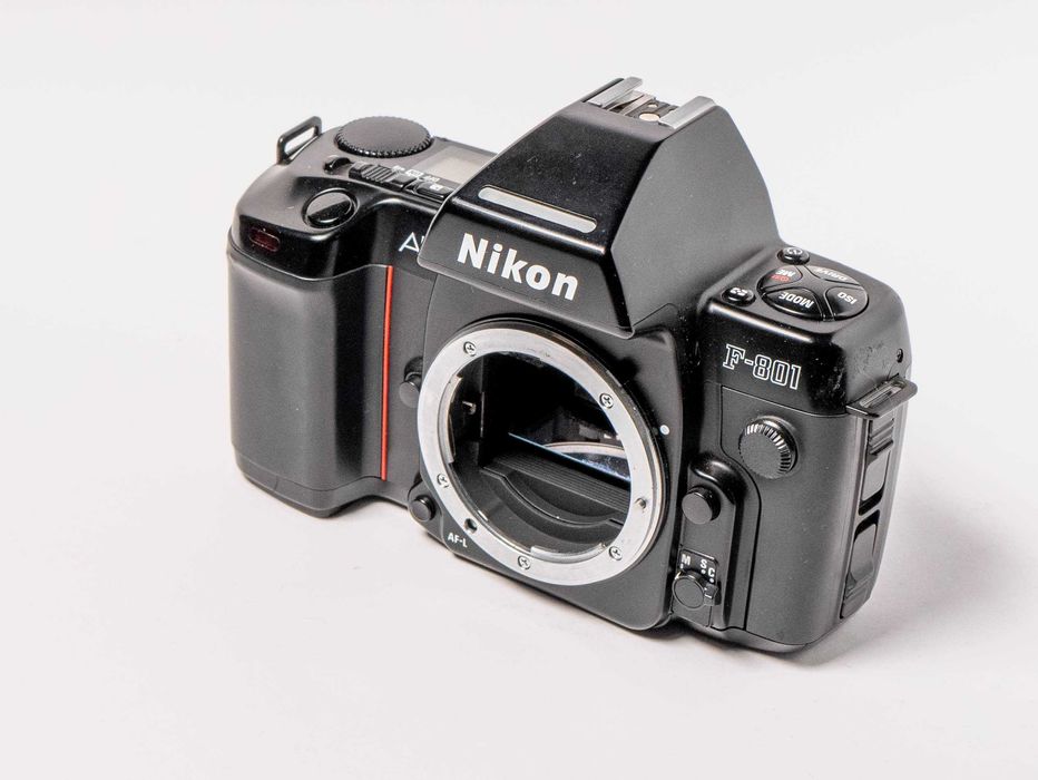 Nikon f-801 - lustrzanka analogowa