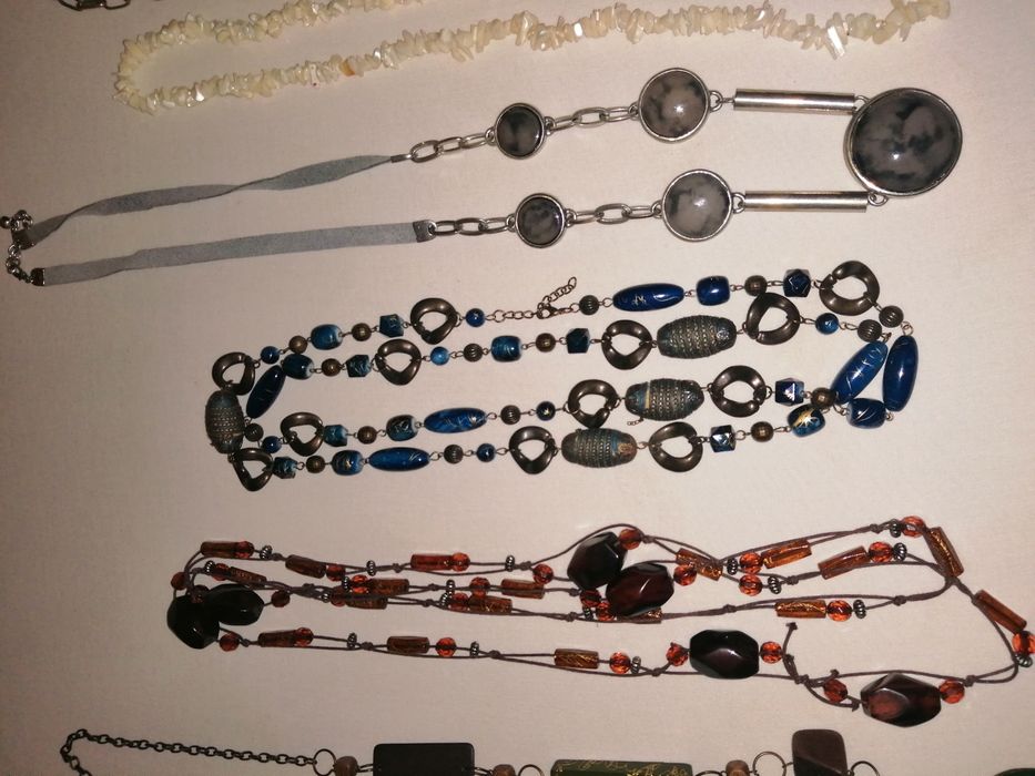 11 colares de vários estilos
