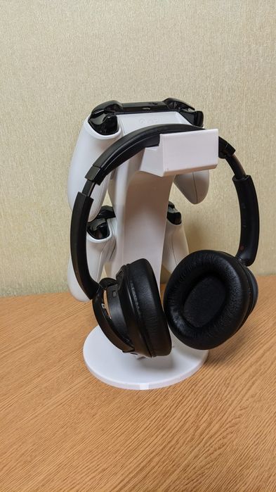 GameTower Duo – вертикальна підставка для двох контролерів і гарнітури