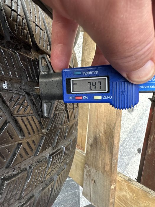 Шини зима різноширока 285/45 R22 і 325/40 R22 Pirelli резина склад база