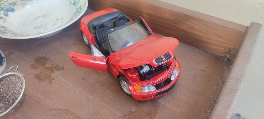 Miniatura BMW Z3 Roadster 1/18 – Rara UT Models (Coleção Diecast)