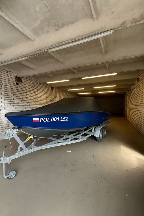 Powerboat 615 DC NEW + Mercury 200 NEW