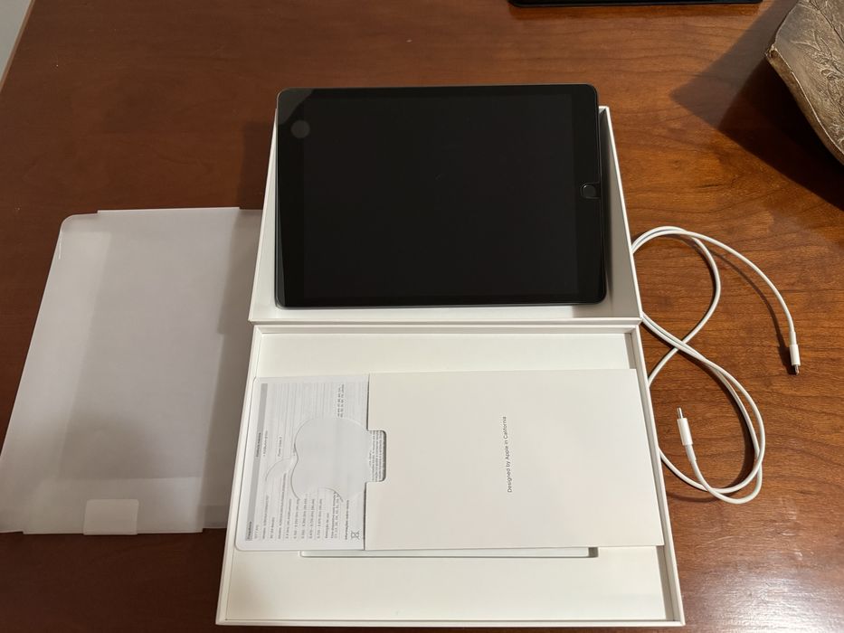 Vendo iPad 9th Gen (Wi-Fi) Space Gray 64GB (Como Novo)