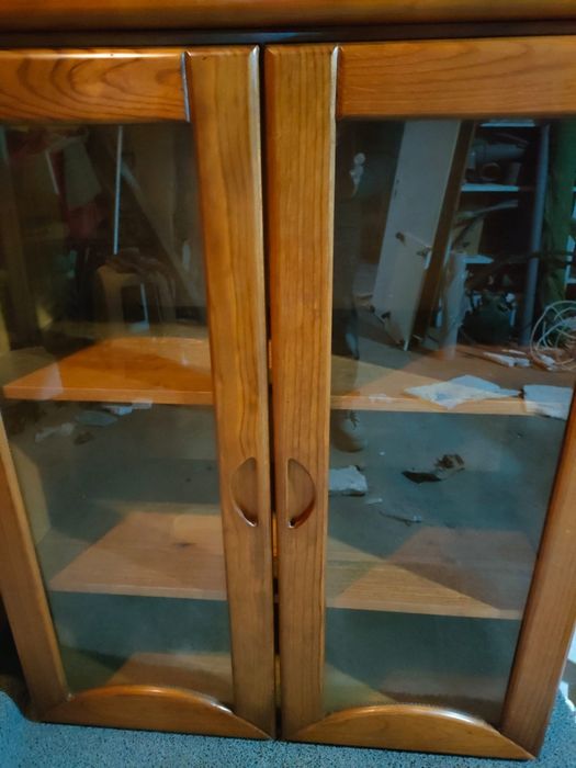 Vitrine em pinho maciço432574205149194244