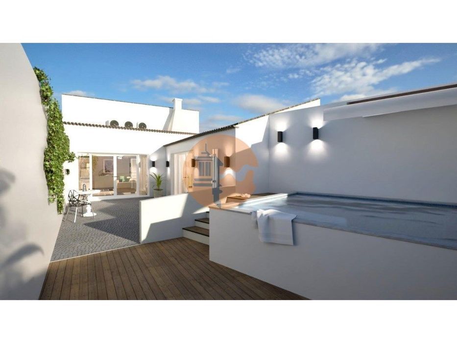 Casa Típica renovada no Centro de Pêra.