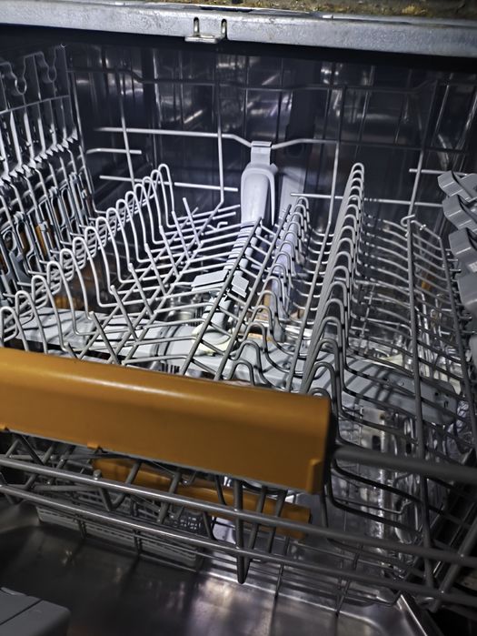 Лоток посудомоечной машины