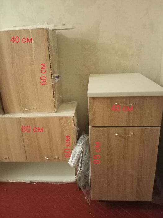 Продам кухню "Берта" 1,2 Дуб сонома/белый , столешница,мойка и полки.