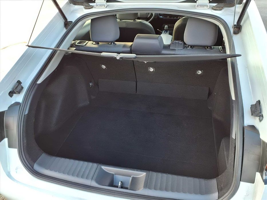 Toyota Prius      2025