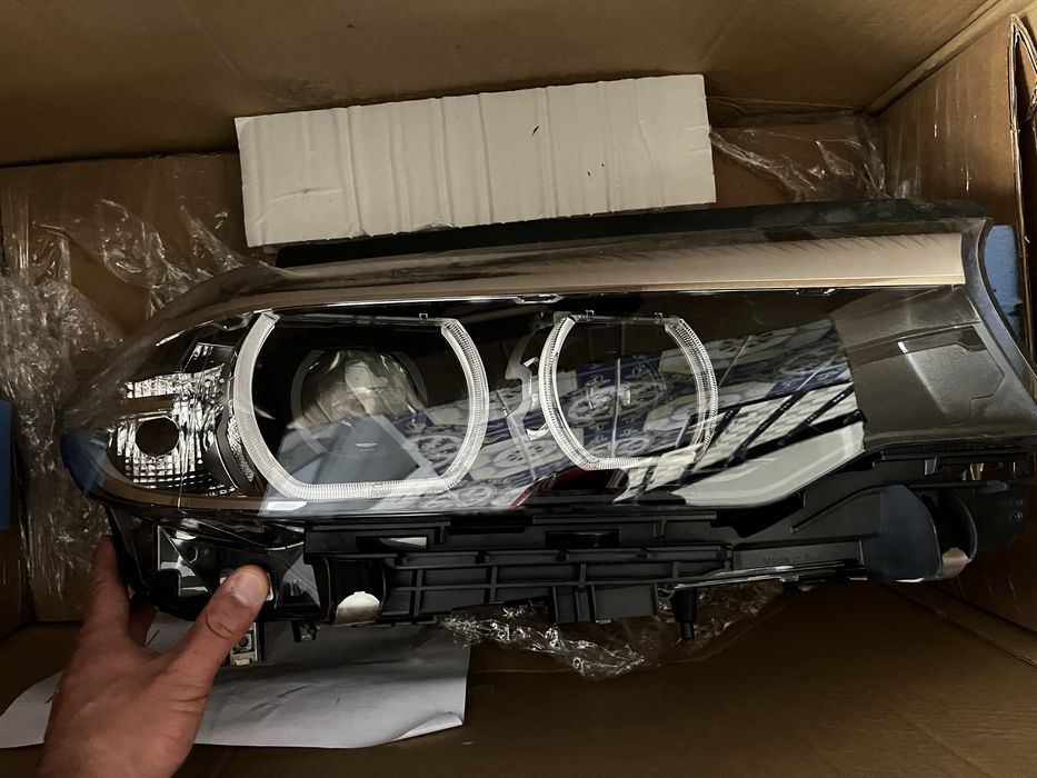 Farol dianteiro diteito BMW 520 D de 2018