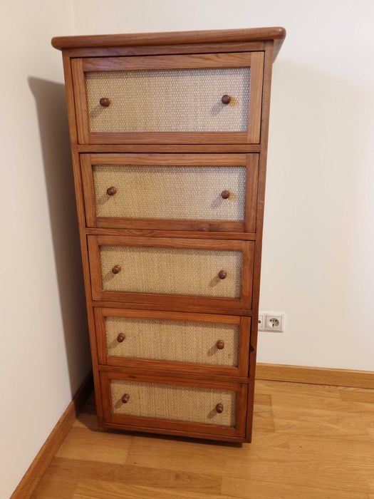 Mobília de quarto em madeira