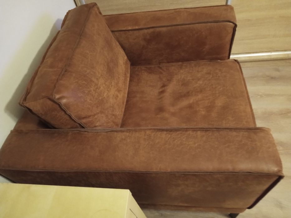 Fotel z ekoskóry bez śladów użytkowania