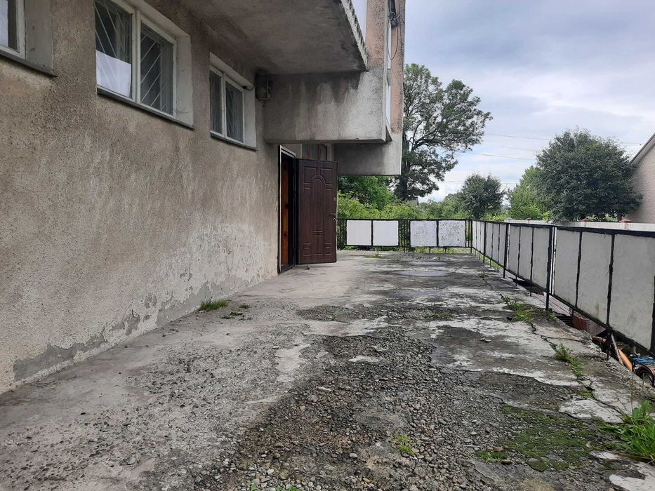 Нежитлові приміщення - с. Голинь, Івано-Франківська обл.