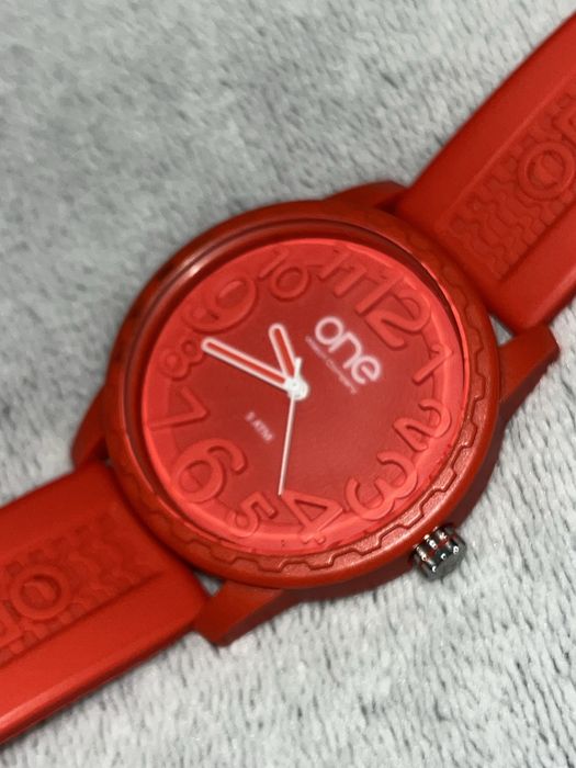 Relógio vermelho unisexo - One Colors