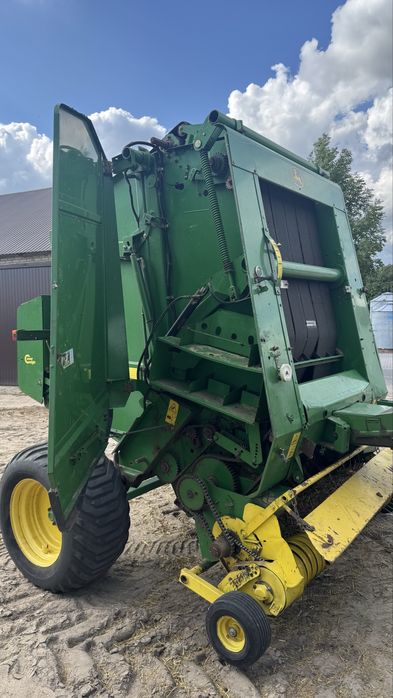 Prasa pasowa zmiennokomorowa John Deere 592 MaxiCut