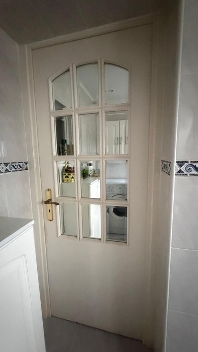 Porta interior em Madeira com espelhos