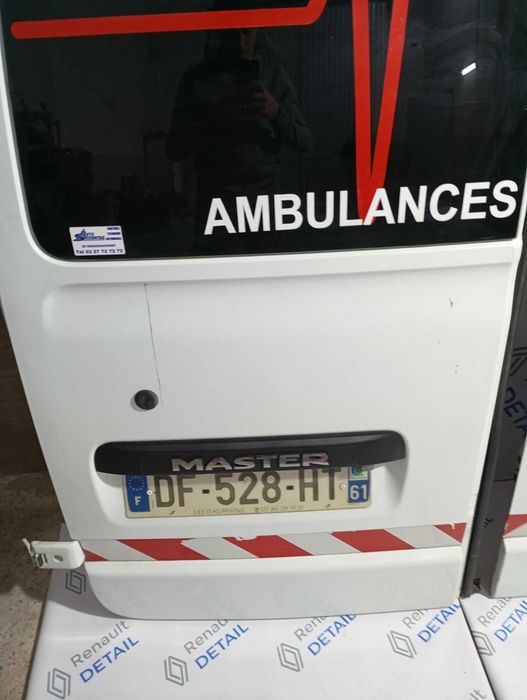 Двері Скло Renault Master рено мастер опель мовано movano Nissan NV400