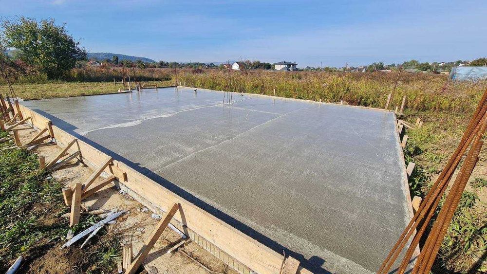 Продається земля + свіжий залитий фундамент