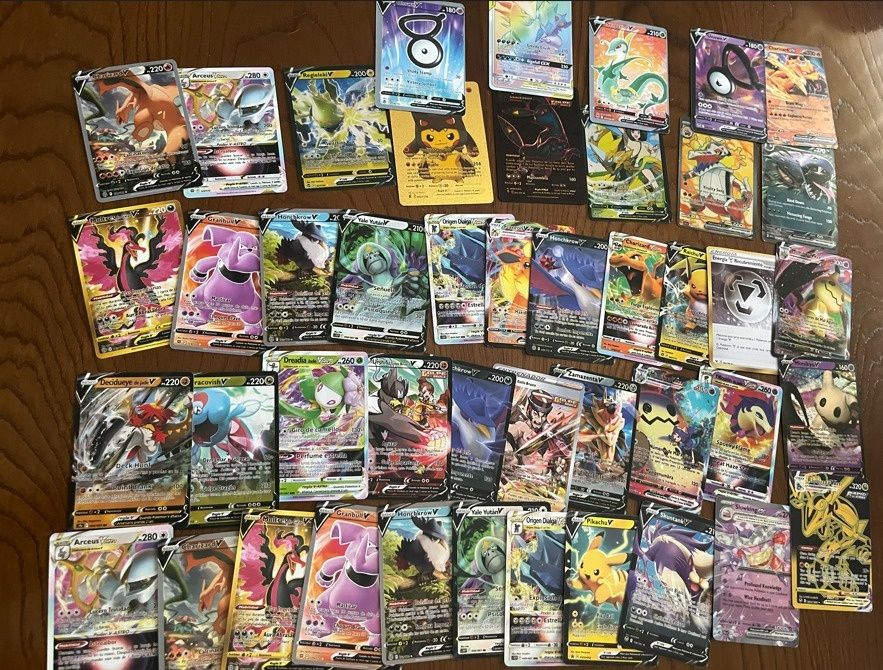 Diversas cartas Pokémon