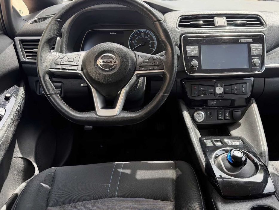Nissan LEAF SL      2018